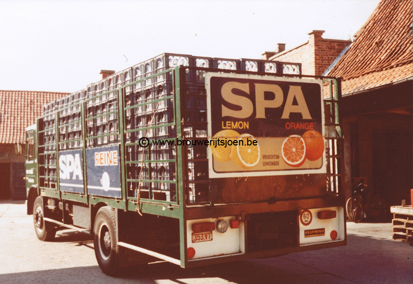 51_fotos_1980_vrachtwagen_drankhandel.jpg